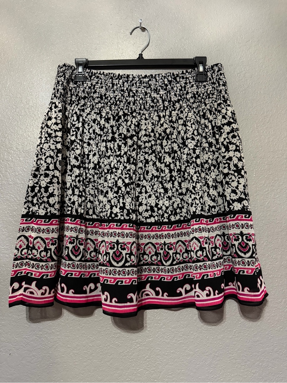 White House Black Market Black & White Floral Skirt with Pink Border